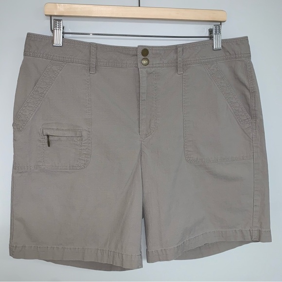 L.L. Bean Shorts Women’s Size 14 US‎ Beige Favorite Fit Ripstop Hiking Outdoor - Picture 3 of 8